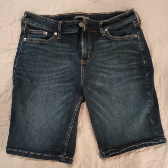 Calvin Klein Shorts 2 identical pair - Picture 5 of 7